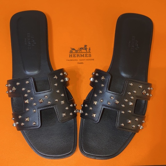 AUTHENTIC HERMÈS ORAN SANDALS - Picture 3 of 16